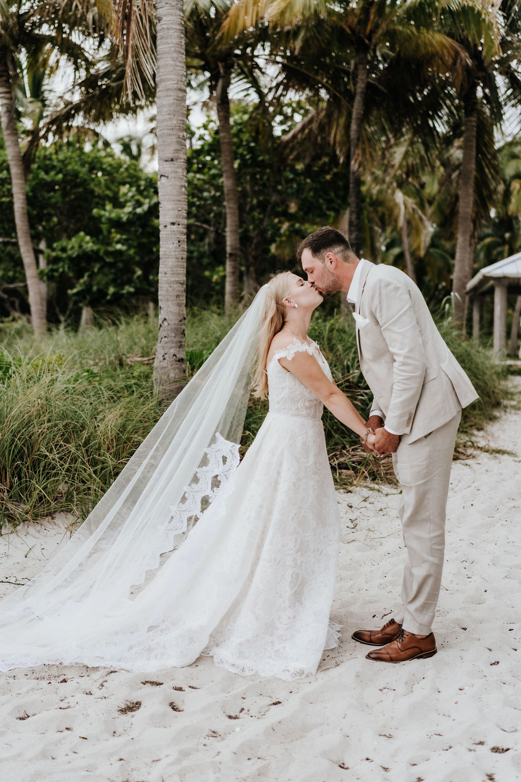 Ashley & Richard — Photo 36